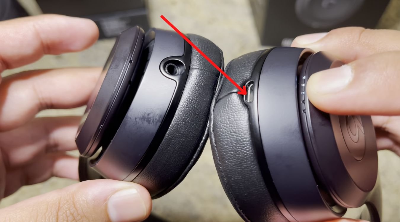 Beats Solo 3 Not Charging [Try This FIRST!]
