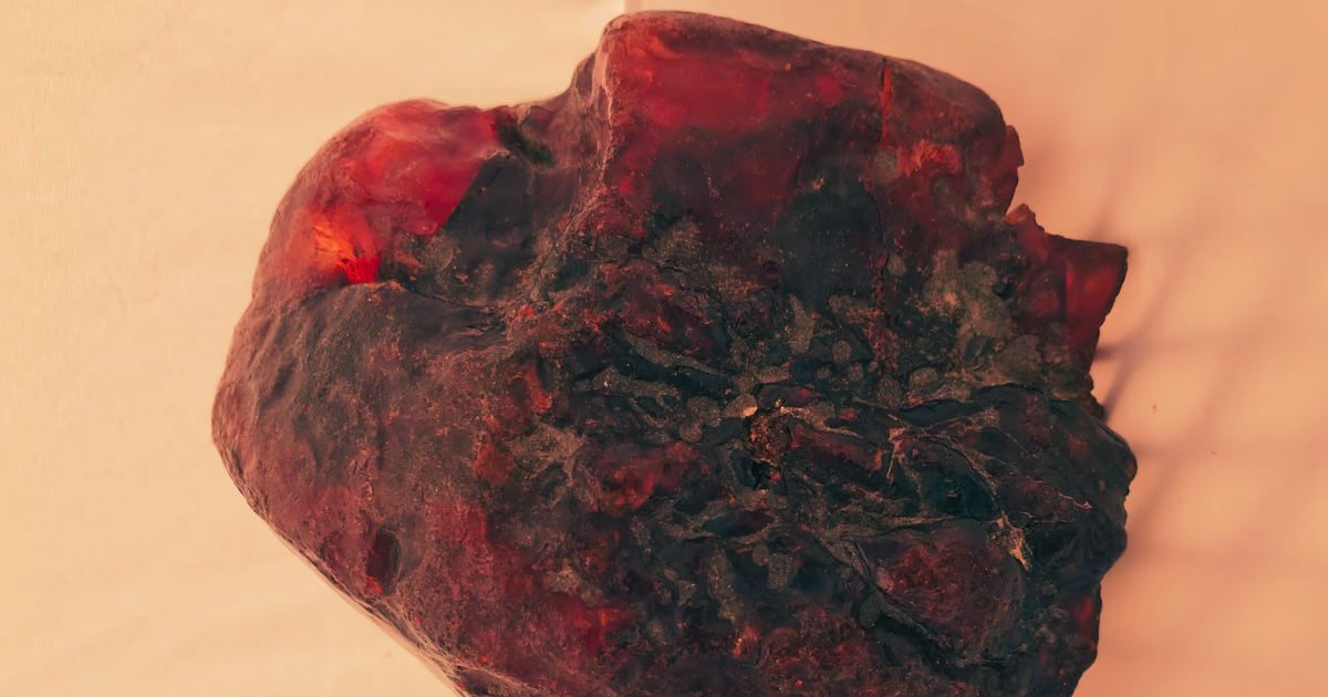 Elderly Romanian Women Found a Million Dollar Amber, Unknowingly Used it as Doorstopper for Decades