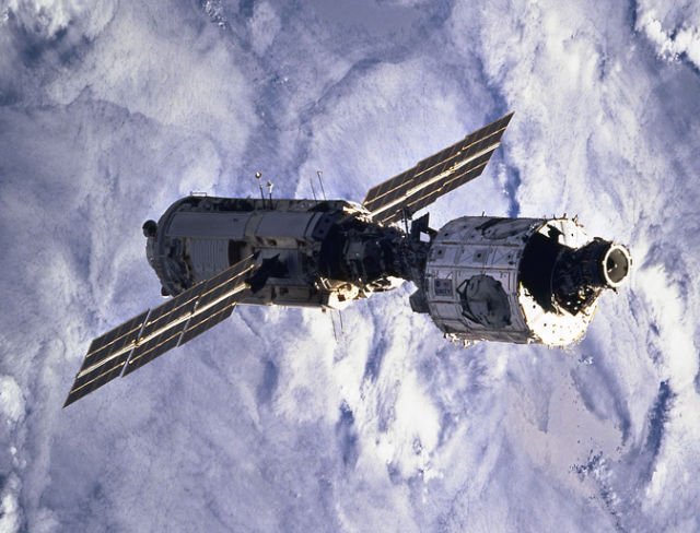 Critical Leaks on the Space Station Worsen, But There's No Plan to Stop Them