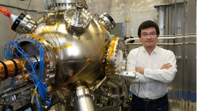 World's Highest-Voltage Gun Fires 70 Billion Electrons at 80% the Speed of Light