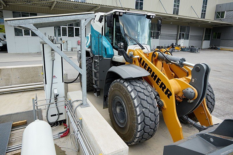 World’s first hydrogen-powered wheel loader set to cut 100 metric tons of CO2 annually