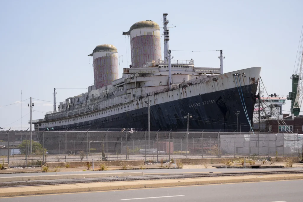 US Plans to Sink Historic Ship, Creating the World’s Largest Artificial Reef for Tourism