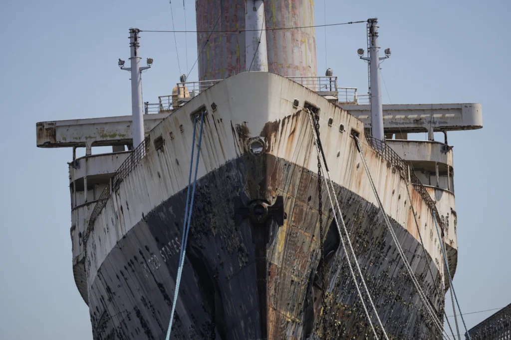 US Plans to Sink Historic Ship, Creating the World’s Largest Artificial Reef for Tourism