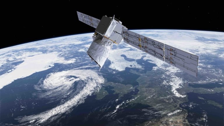 Astronomers Call on FCC to Stop SpaceX Satellite Megaconstellation Launches