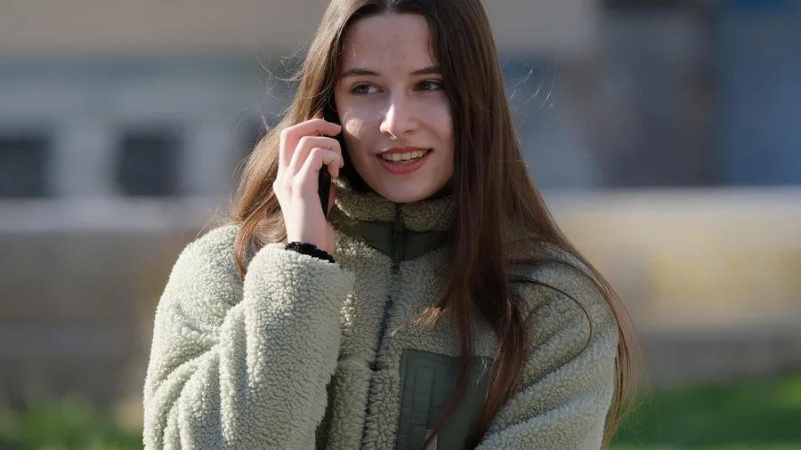 Cold Call Script: ChatGPT Wins on Speed